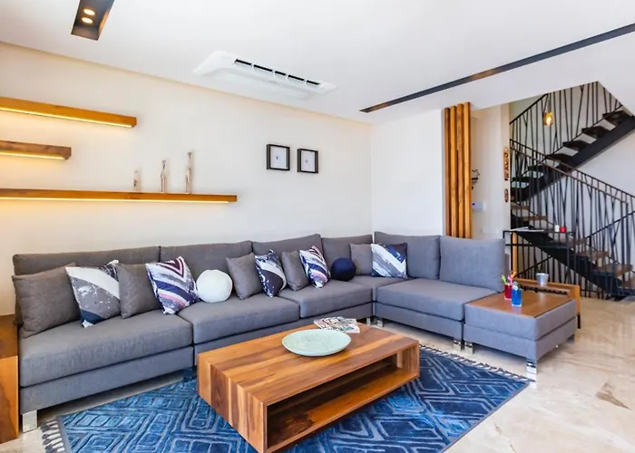 Villa Phi With Heated Indoor Pool