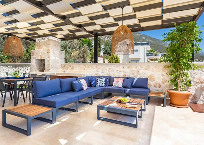 Villa Phi With Heated Indoor Pool