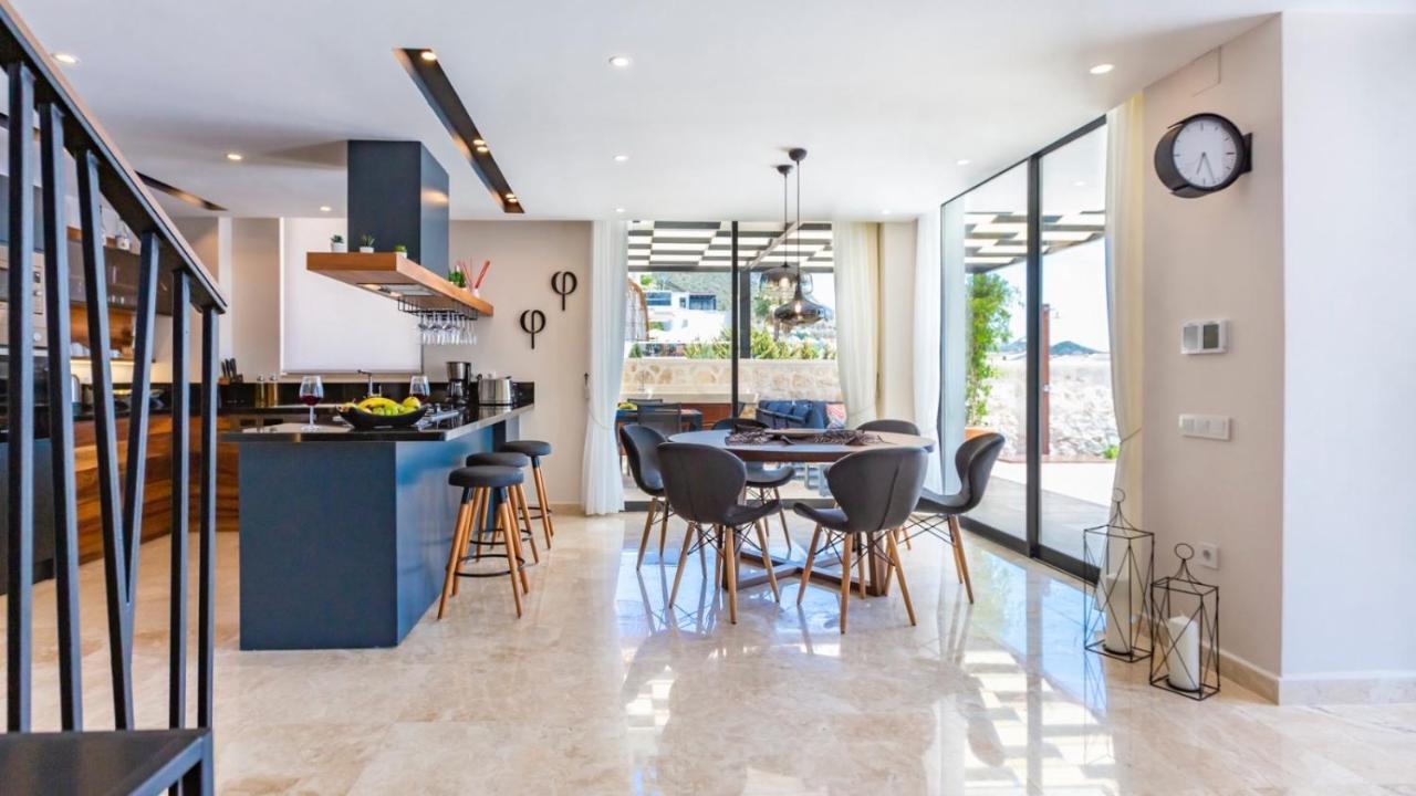 Villa Phi With Heated Indoor Pool *